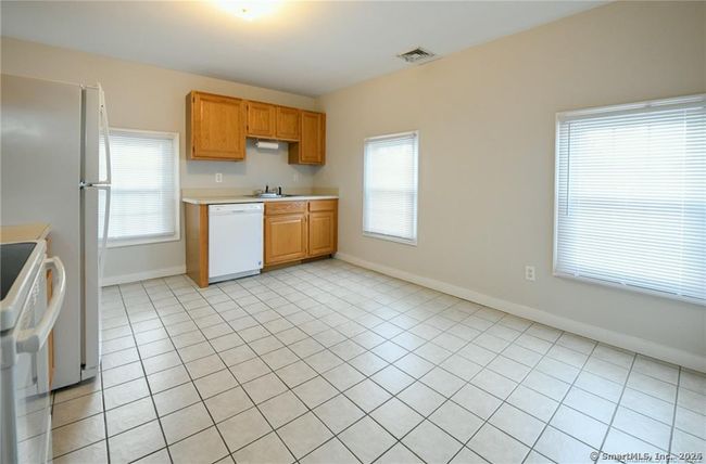 217 Maple Ave, Home with 3 bedrooms, 4 bathrooms and 3 parking in Cheshire CT | Image 6