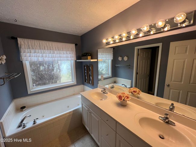 205 Cherry Blossom Ln, House other with 4 bedrooms, 2 bathrooms and 2 parking in Havelock NC | Image 28