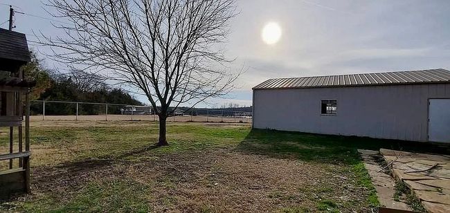 305 Bryant St, House other with 3 bedrooms, 2 bathrooms and null parking in Pottsboro TX | Image 6