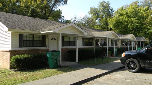 204 2nd St, Gainesville, TX, 76240-4033 | Card Image