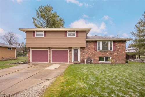 8493 Webster Rd, Strongsville, OH, 44136-1711 | Card Image