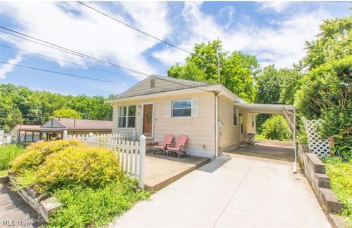 260 Horn St, Barberton, OH, 44203-1129 | Card Image