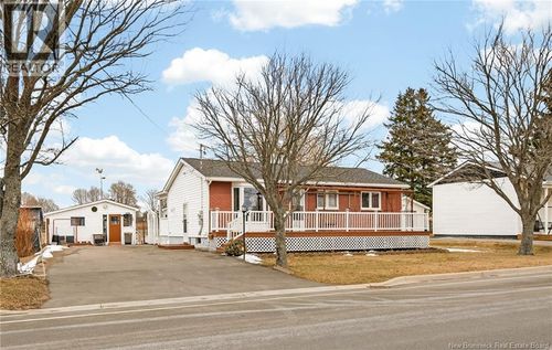 86 Brown St, Shediac, NB, E4P1J7 | Card Image