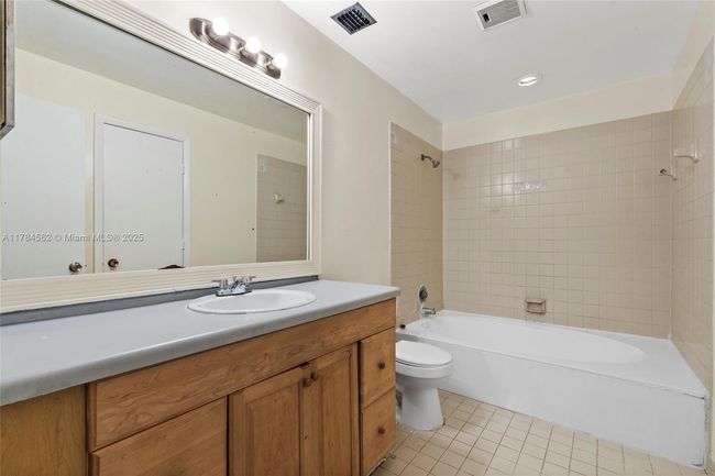 1903 Players Pl, Townhouse with 2 bedrooms, 2 bathrooms and null parking in North Lauderdale FL | Image 14