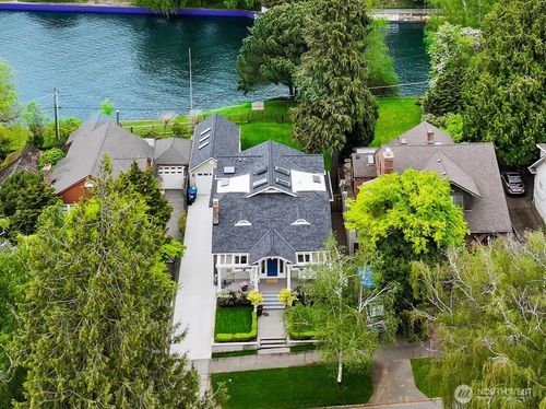 1852 E Shelby St, Seattle, WA, 98112-2022 | Card Image