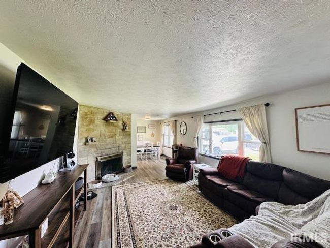 304 S Beech Rd, House other with 3 bedrooms, 2 bathrooms and null parking in Osceola IN | Image 4