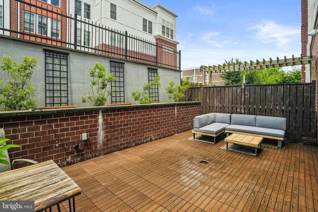 APT-104C - 1811 14 Th St N, Condo with 2 bedrooms, 3 bathrooms and null parking in ARLINGTON VA | Image 16