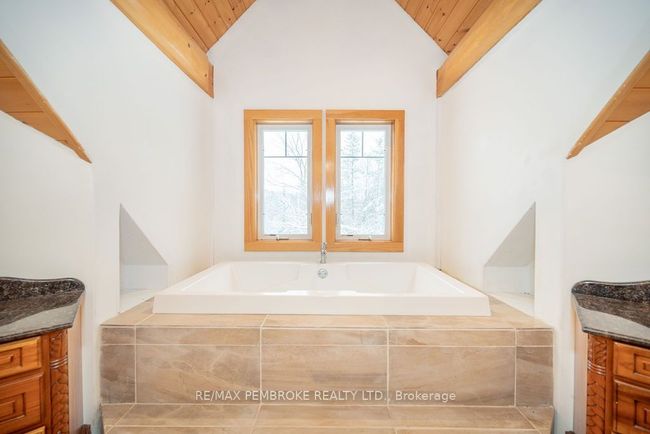 2467 Darling Rd, House other with 4 bedrooms, 4 bathrooms and 6 parking in Clayton ON | Image 45