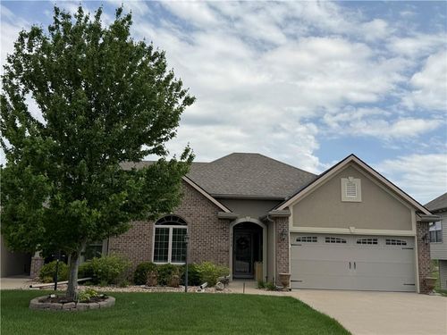 4409 Stonebridge Dr W, Saint Joseph, MO, 64505-8309 | Card Image