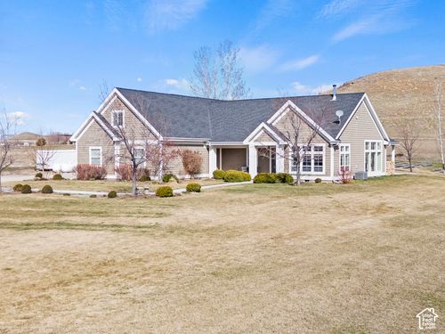 2137 Lake View Cir, Preston, ID, 83263-3400 | Card Image
