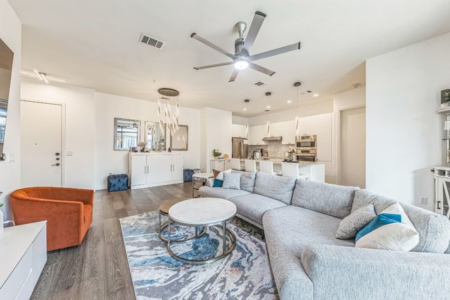 APT-609 - 800 Embassy Dr, Condo with 2 bedrooms, 3 bathrooms and 2 parking in Austin TX | Image 4