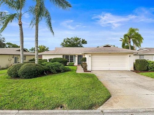8210 Lora Del Rio Dr, PORT RICHEY, FL, 34668-2758 | Card Image