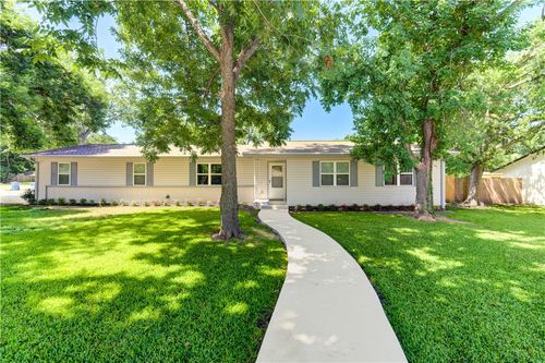 703 Horlock St, Navasota, TX, 77868-2505 | Card Image