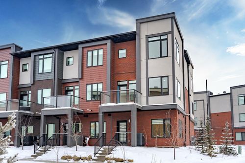 104 Greenbriar Common Nw, Home with 3 bedrooms, 2 bathrooms and 2 parking in Calgary AB | Card Image