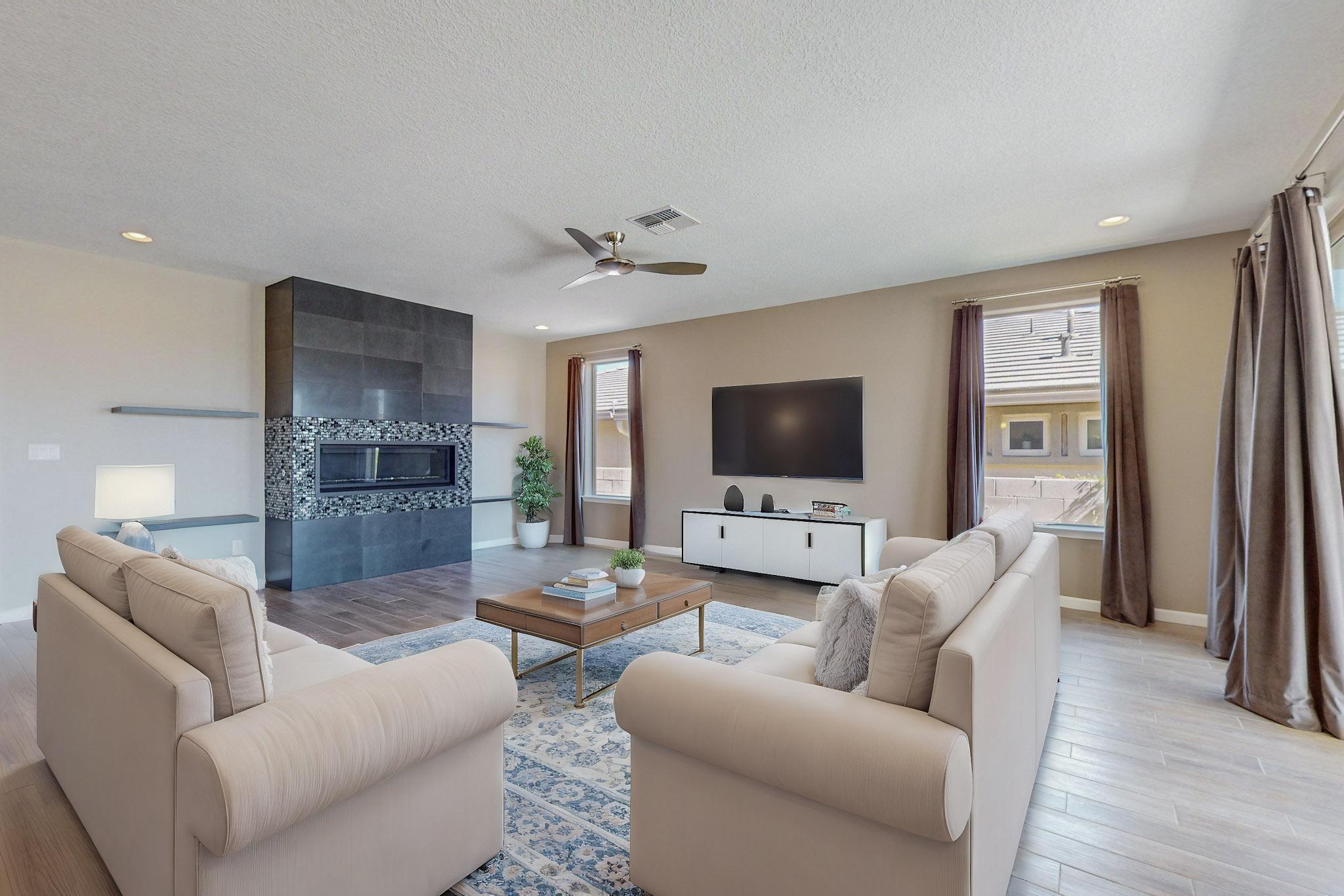 Bear Valley Ln, Albuquerque, NM 87120