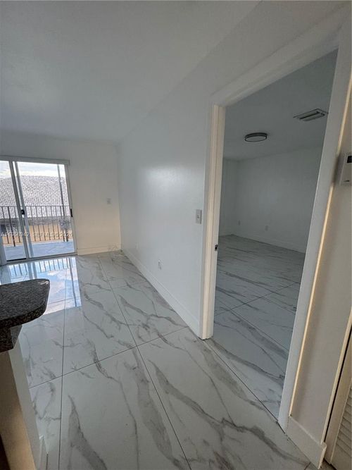 unit-4404-8851 Nw 119th St, Hialeah Gardens, FL, 33018-7922 | Card Image