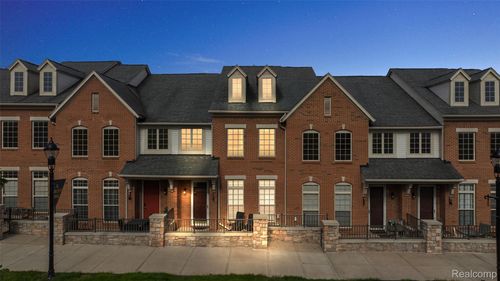 13 N N Squirrel Road, Auburn Hills, MI, 48326 | Card Image