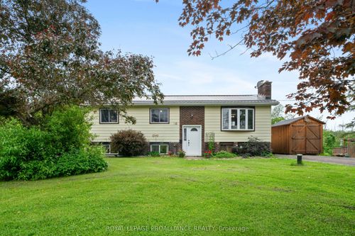 30 Perth St, Lyn, ON, K0E1M0 | Card Image