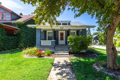 2528 Leclaire St, Davenport, IA, 52803-2640 | Card Image