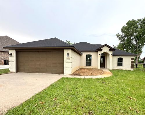 226 Lakeview Dr, Runaway Bay, TX, 76426-9413 | Card Image