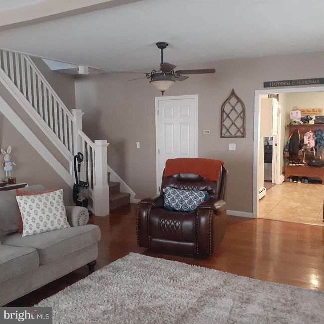 547 E Main St, House other with 4 bedrooms, 3 bathrooms and null parking in HEGINS PA | Image 13