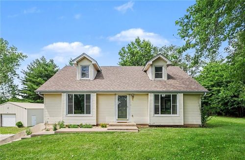 702 Howard Rd, Trimble, MO, 64492-9113 | Card Image