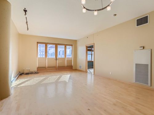 115-401 N 2nd Street, Minneapolis, MN, 55401 | Card Image