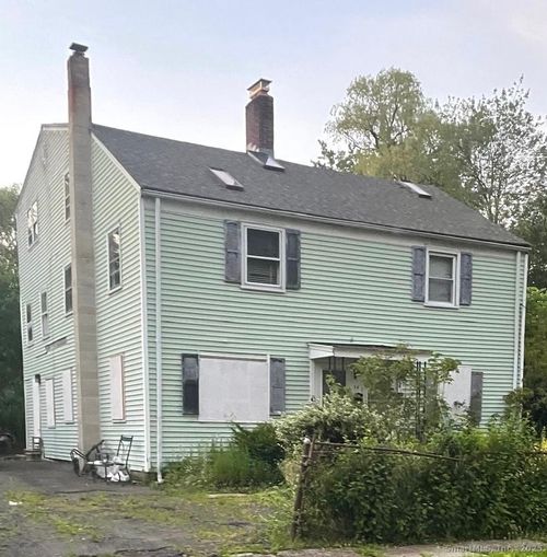 26 Baltic St, Hartford, CT, 06112-1201 | Card Image