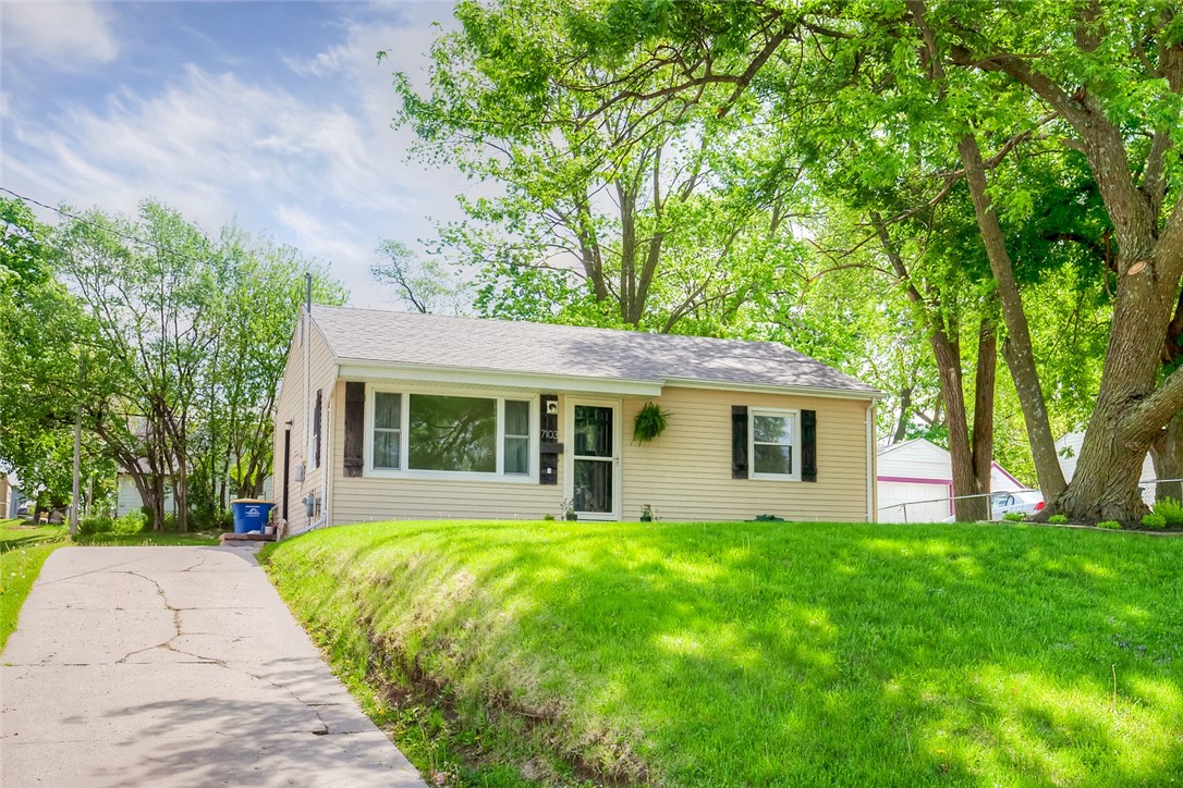 15th St, Des Moines, IA 50315