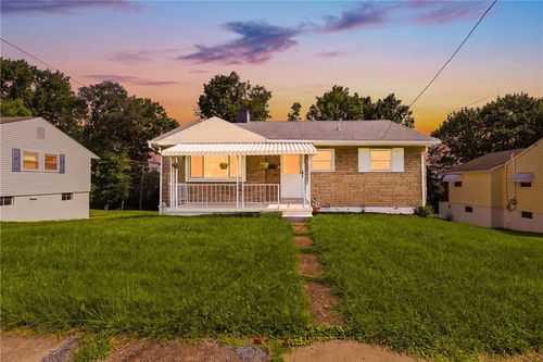 300 Sherwood Dr, Johnstown, PA, 15905-1225 | Card Image