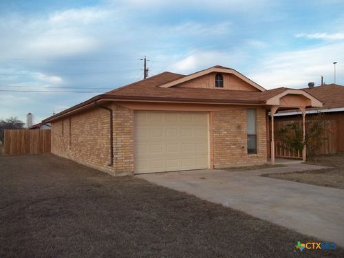 2001 Carousel Dr, Killeen, TX, 76543-2522 | Card Image