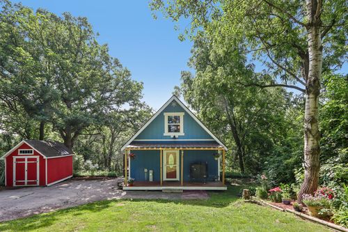 W5919 Mariner Hills Trl, Elkhorn, WI, 53121-2543 | Card Image