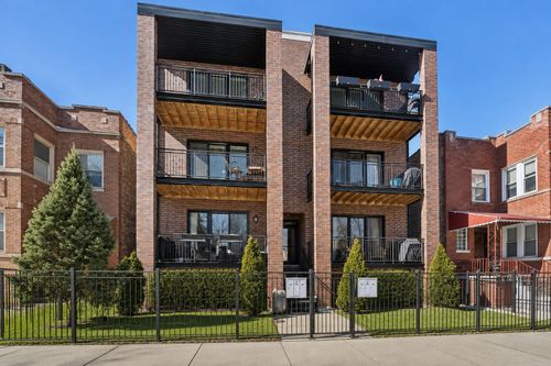 1n-3340 N Lawndale Ave, Chicago, IL, 60618-5326 | Card Image