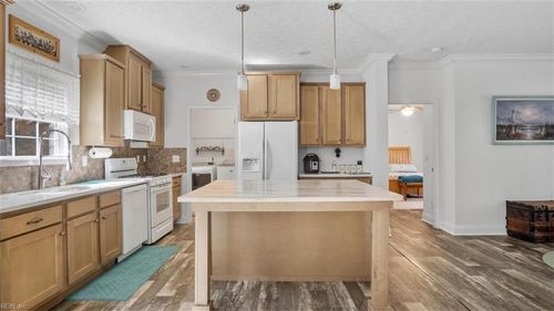 231 Mulberry Ln, Bracey, VA, 23919-2957 | Card Image