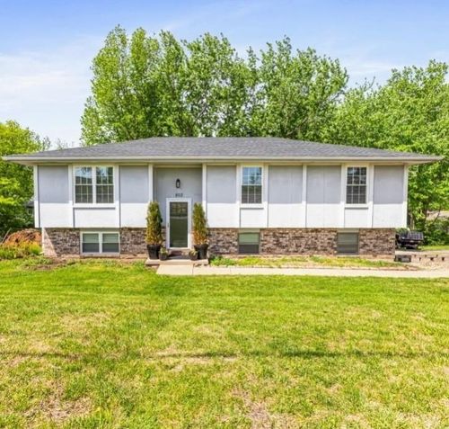 802 S Woodbine Rd, Saint Joseph, MO, 64507-2160 | Card Image
