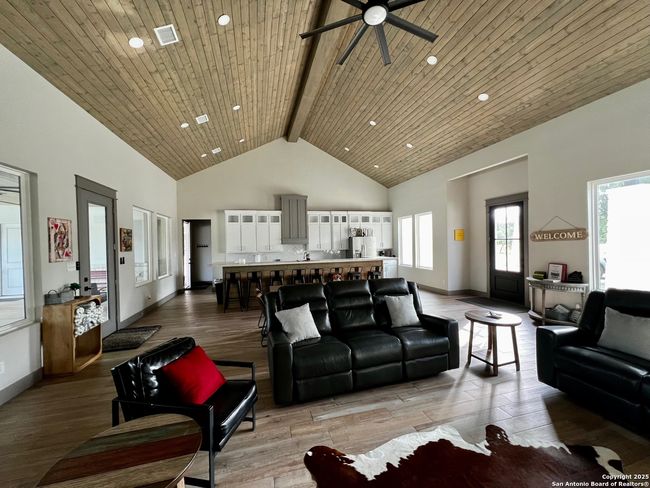 34 Lazy Dr, House other with 5 bedrooms, 6 bathrooms and null parking in Concan TX | Image 4