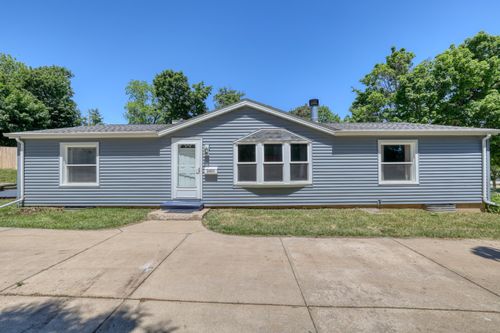 2451 S 92nd St, WEST ALLIS, WI, 53227-2309 | Card Image