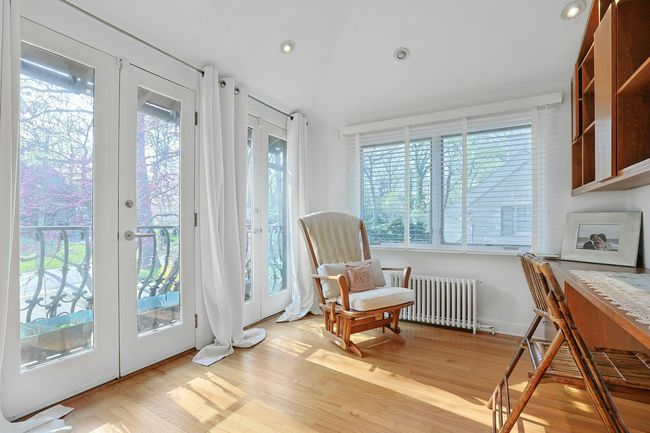 Primary Bedroom sitting room | Image 16