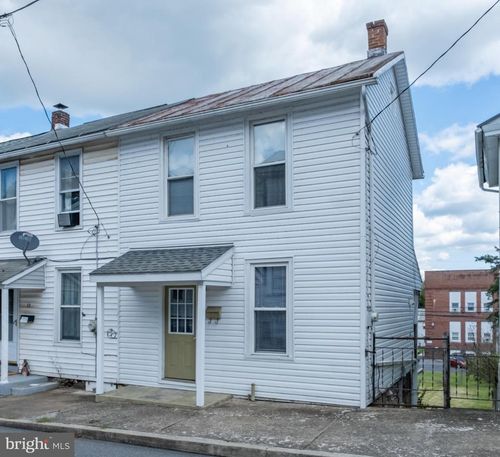 30 N 5th St, NEWPORT, PA, 17074-1107 | Card Image