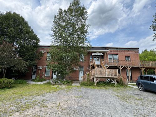 145 Syples St, Burk's Falls, ON, P0A1C0 | Card Image