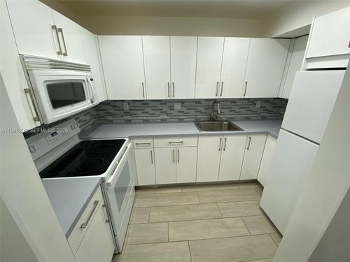 15-4805 Nw 7th St, Miami, FL, 33126-2175 | Card Image