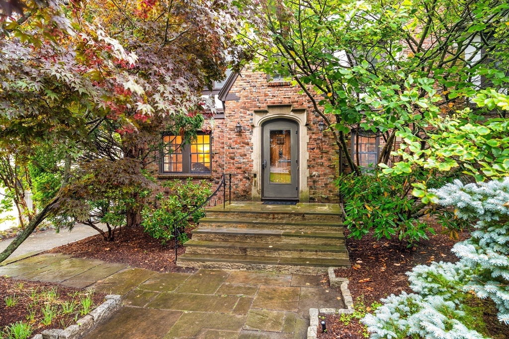 Cotton St, Newton, MA 02458