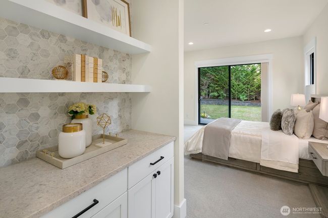 10906 Se 28 Th St, House other with 5 bedrooms, 5 bathrooms and 3 parking in Bellevue WA | Image 21