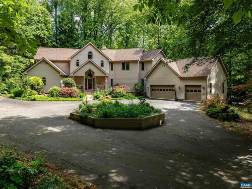691 Stoney Crk W, NELLYSFORD, VA, 22958-8038 | Card Image