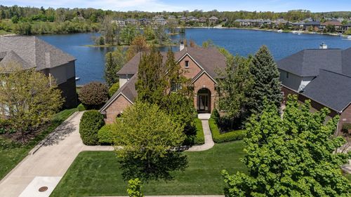 17421 Parkshore Dr, Northville, MI, 48168-8573 | Card Image