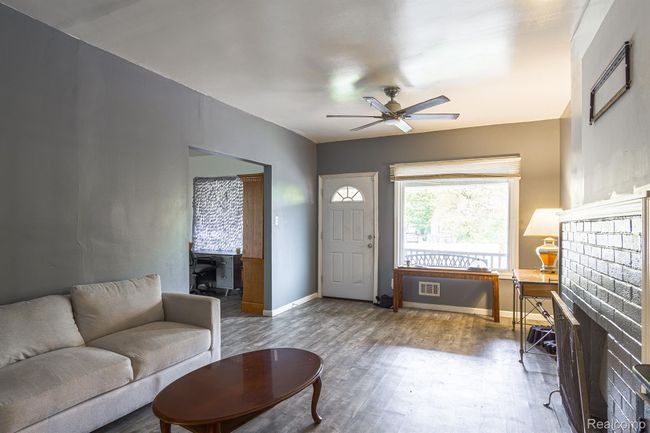 114 W Longwood Pl, House other with 3 bedrooms, 2 bathrooms and null parking in Detroit MI | Image 5