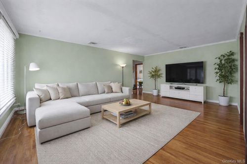 25 Lawrence St, Spring Valley, NY, 10977-5012 | Card Image