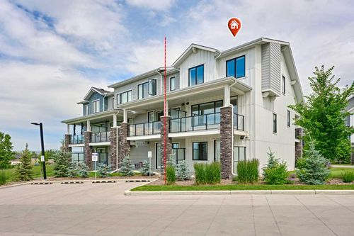 102 Crestridge Common Sw, Calgary, AB, T3B6J5 | Card Image