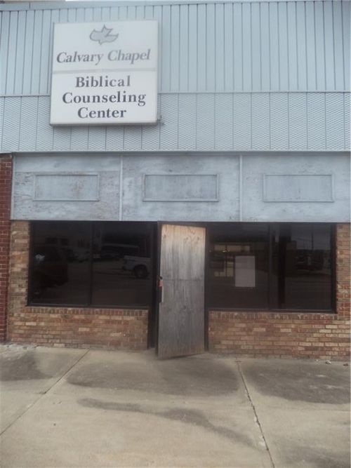 209 E Main St, Independence, KS, 67301-3711 | Card Image