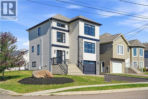 279 Freeman St, Moncton, NB, E1E0H7 | Card Image